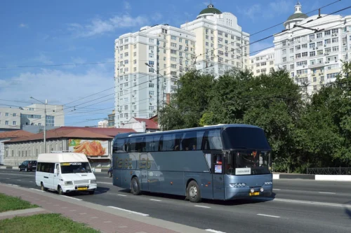 Серый автобус